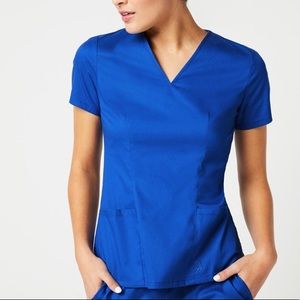 ✨JAANUU ZIP BACK SCRUB TOP✨